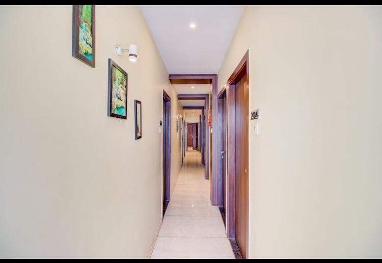 Hotel Emerald Near T2 International Airport Βομβάη Εξωτερικό φωτογραφία