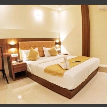 Hotel Emerald Near T2 International Airport Βομβάη Εξωτερικό φωτογραφία